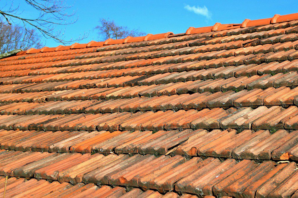 Dach renovieren oder erneuern?
