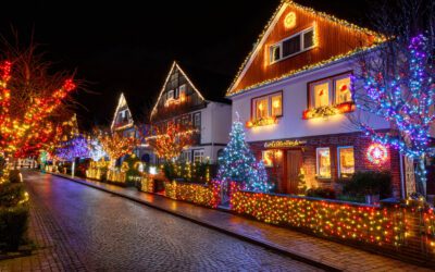 Erleuchtet, aber rechtssicher: Was Hausbesitzer bei Weihnachtsbeleuchtung beachten müssen