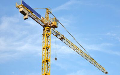 Hoch hinaus mit System: Welche Turmdrehkrane auf modernen Baustellen wirklich sinnvoll sind